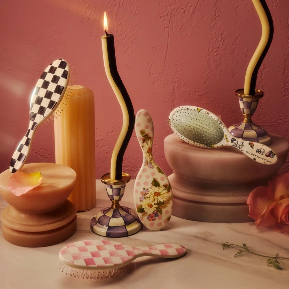 Wet Brush x MacKenzie-Childs Original Detangler Hair Brush - Picture 3 of 6